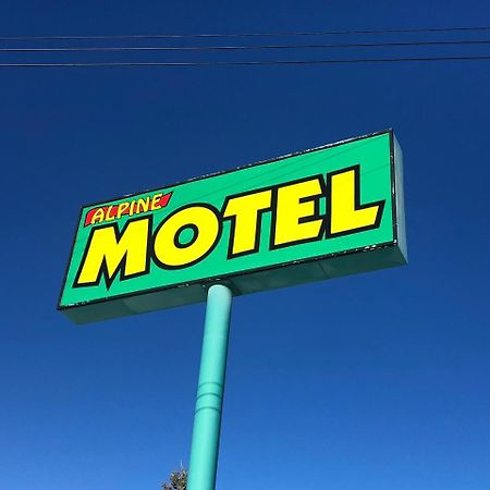 Alpine Motel Rocky Mountain House Exteriér fotografie