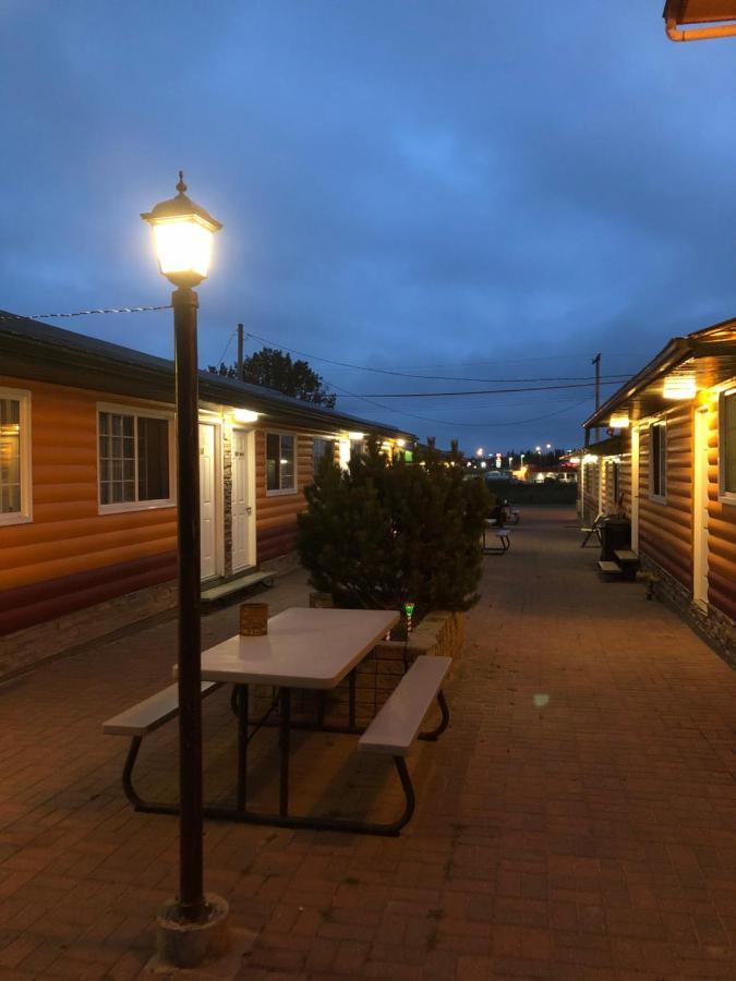 Alpine Motel Rocky Mountain House Exteriér fotografie