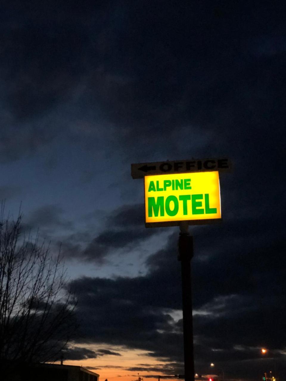 Alpine Motel Rocky Mountain House Exteriér fotografie