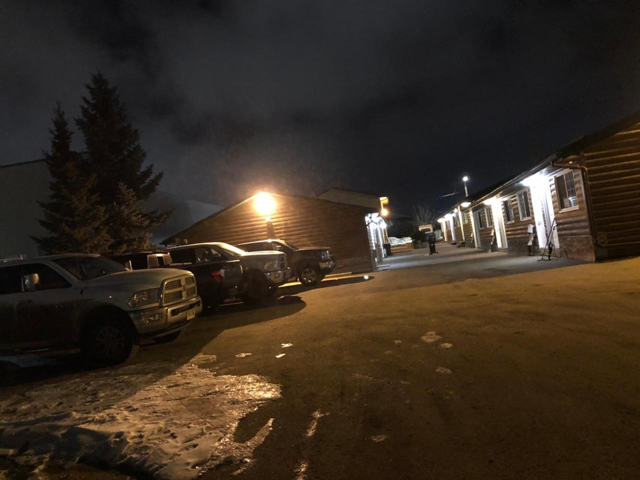 Alpine Motel Rocky Mountain House Exteriér fotografie